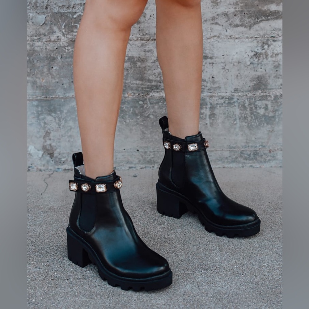 Steve Madden AMULET boots! ♥️